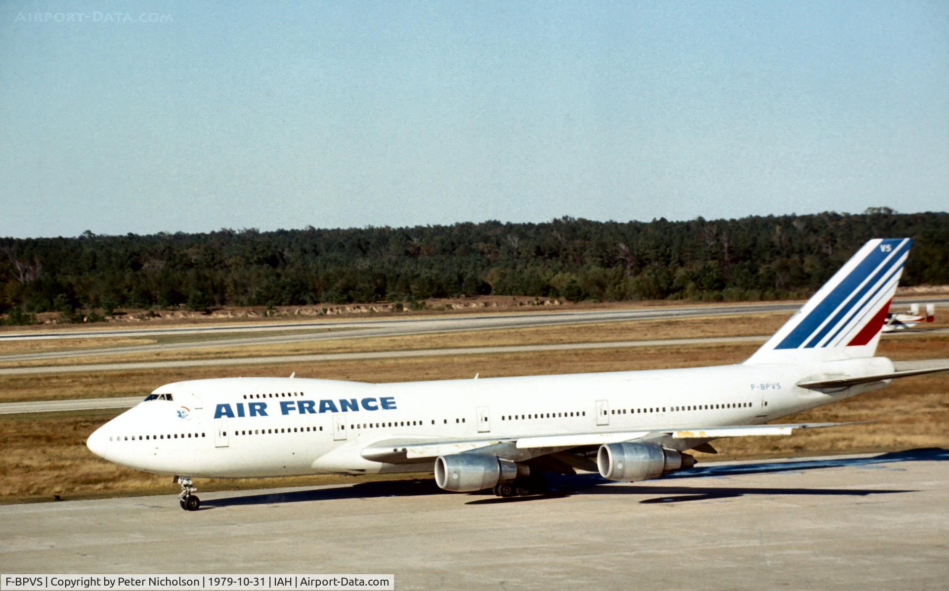 F-BPVS, 1977 Boeing 747-228B C/N 21326, Boeing 747-228B of Air France approaching the terminal at Houston in October 1979.