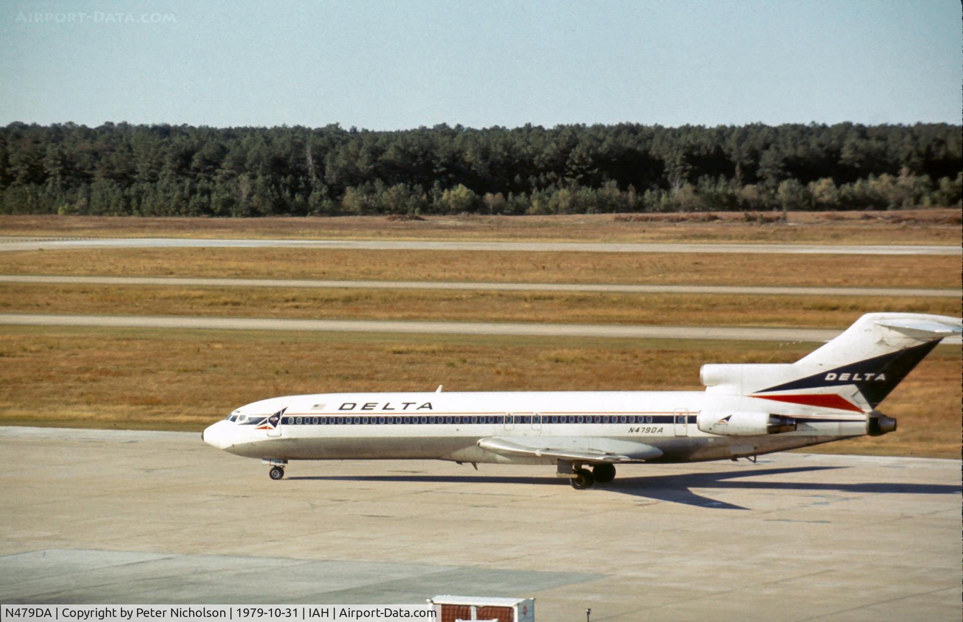 N479DA, 1974 Boeing 727-232 C/N 20756, Delta Airlines 727-232 arriving at Houston International in October 1979.