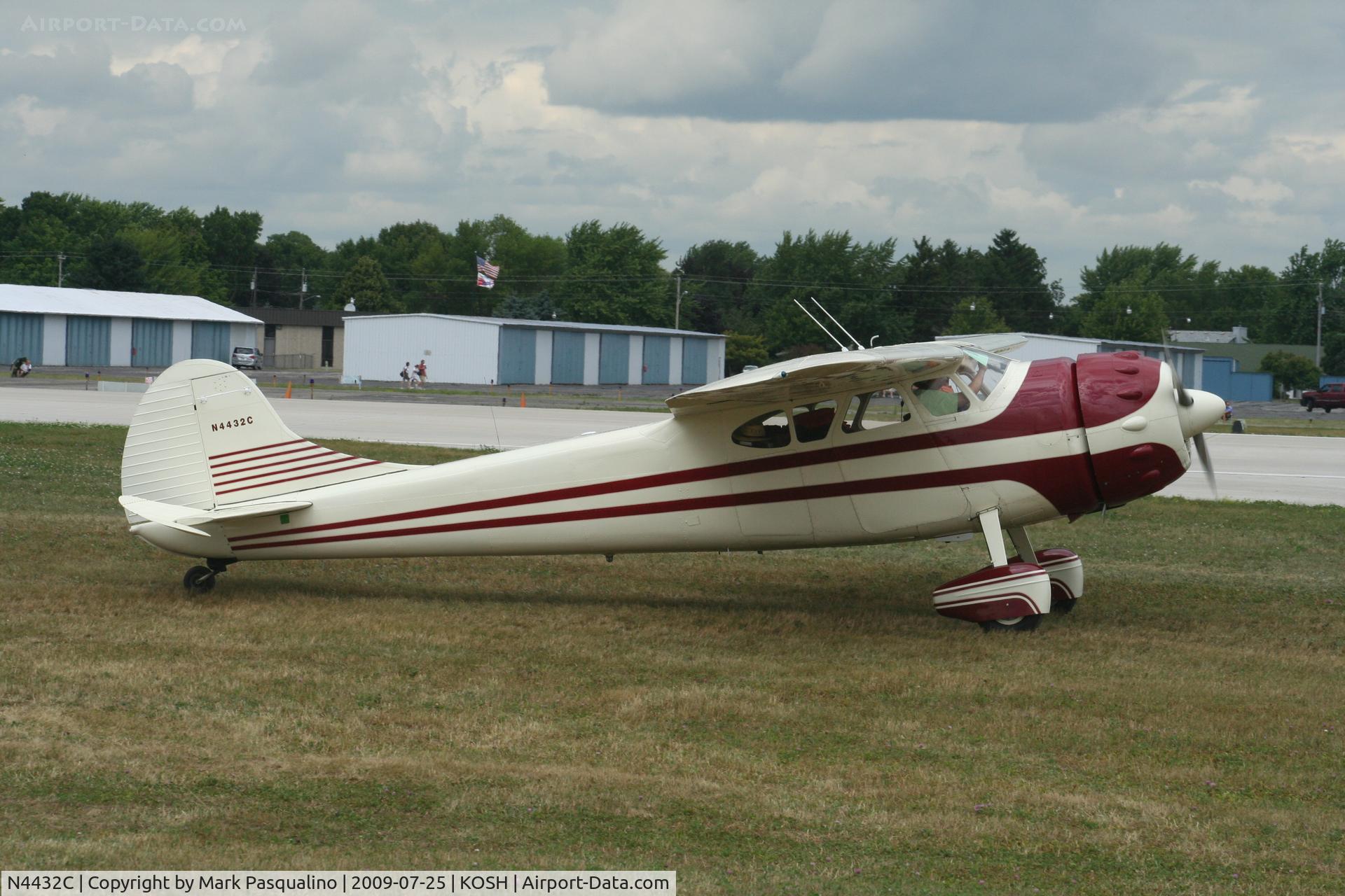 N4432C, 1952 Cessna 195B Businessliner C/N 16017, Cessna 195B