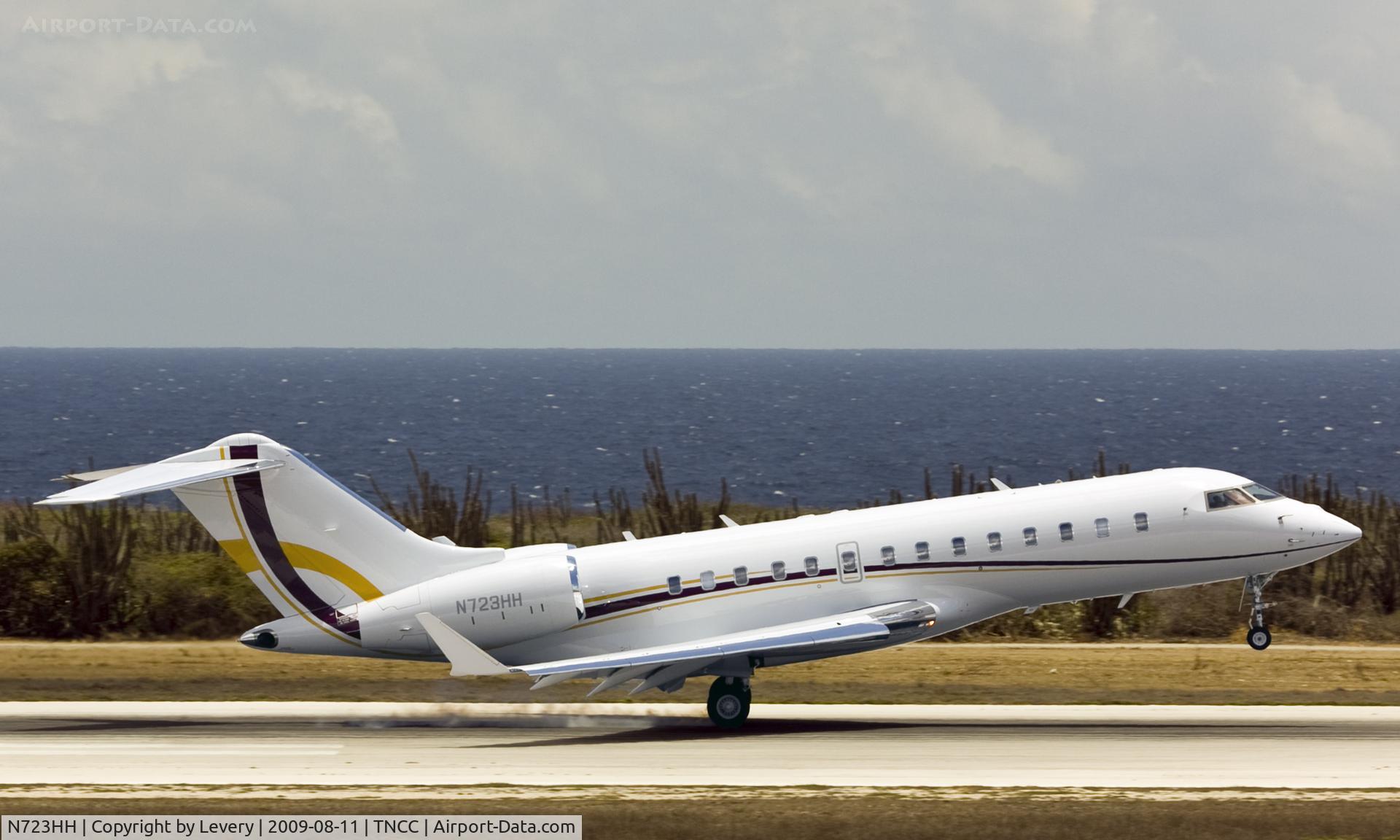 N723HH, canadair BD-700-1A11 Global 5000 C/N 9325, Landing at Curacao