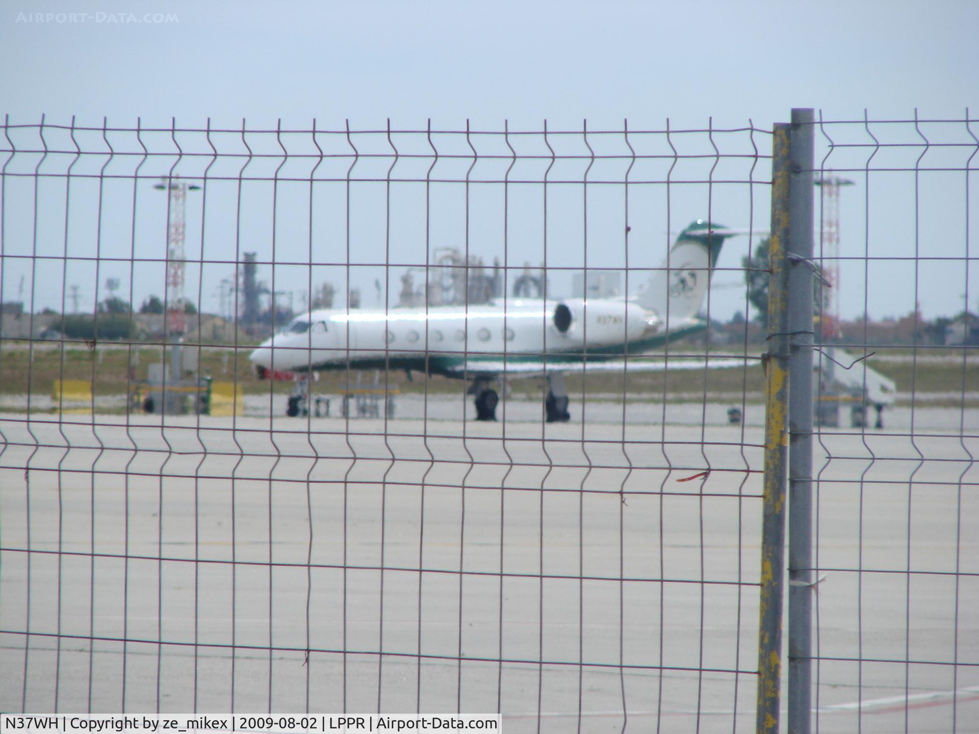 N37WH, 1994 Gulfstream Aerospace G-IV C/N 1243, Sory for the quality