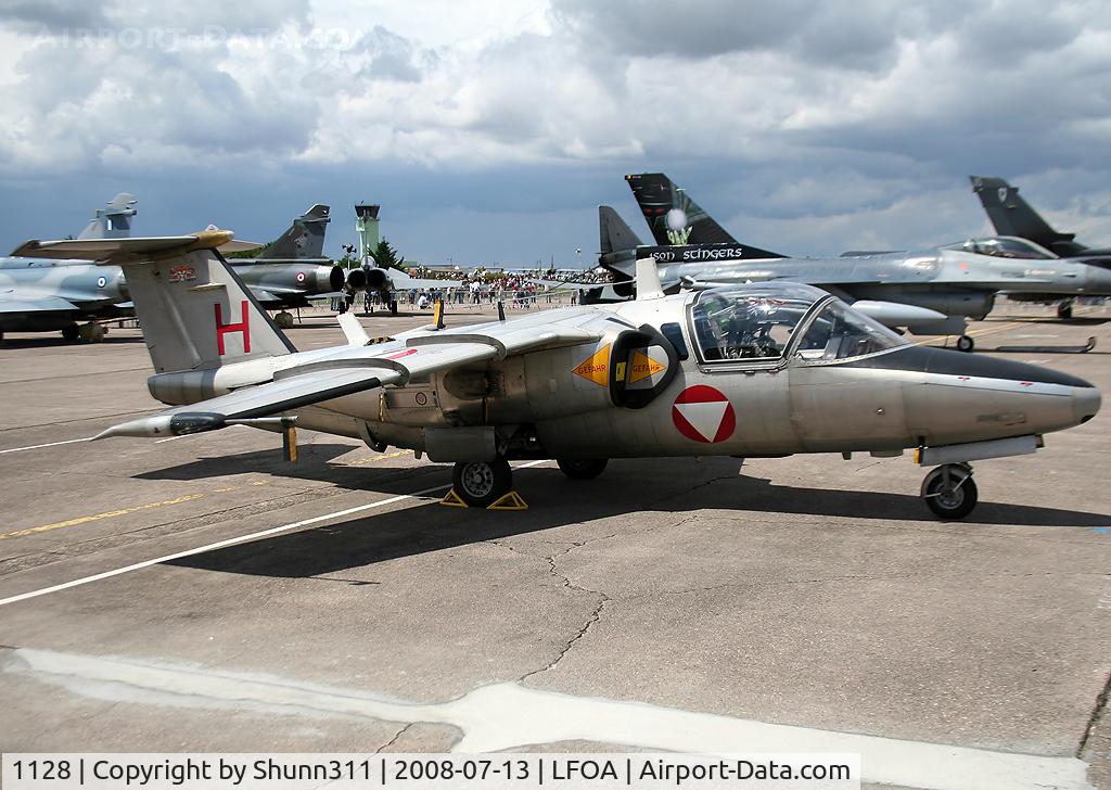 1128, Saab 105OE C/N 105428, Displayed during LFOA Airshow 2008