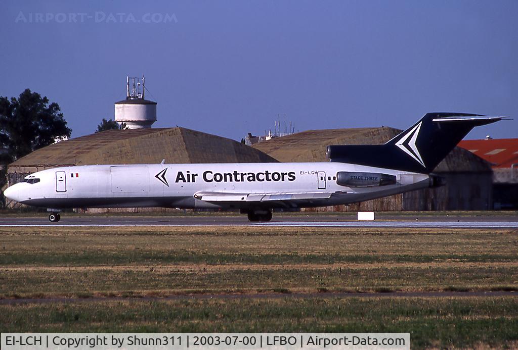 EI-LCH, 1971 Boeing 727-281 C/N 20466, Lining up rwy 32R for departure...