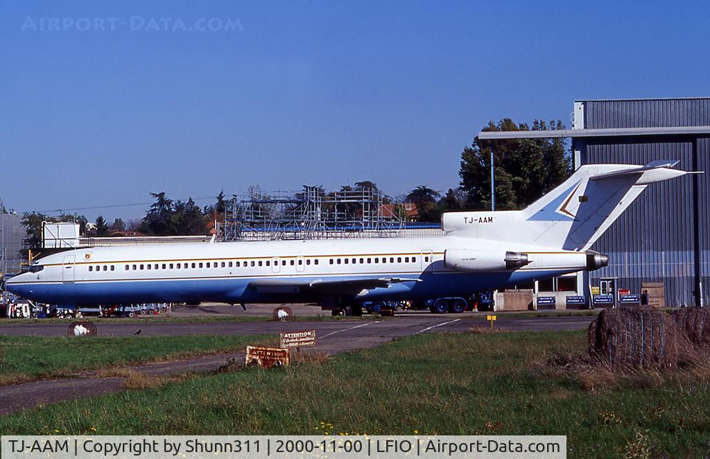 TJ-AAM, 1978 Boeing 727-2R1 C/N 21636, Parked for maintenance...