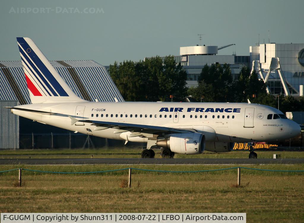 F-GUGM, 2006 Airbus A318-111 C/N 2750, Taxiing rwy 32R for departure...