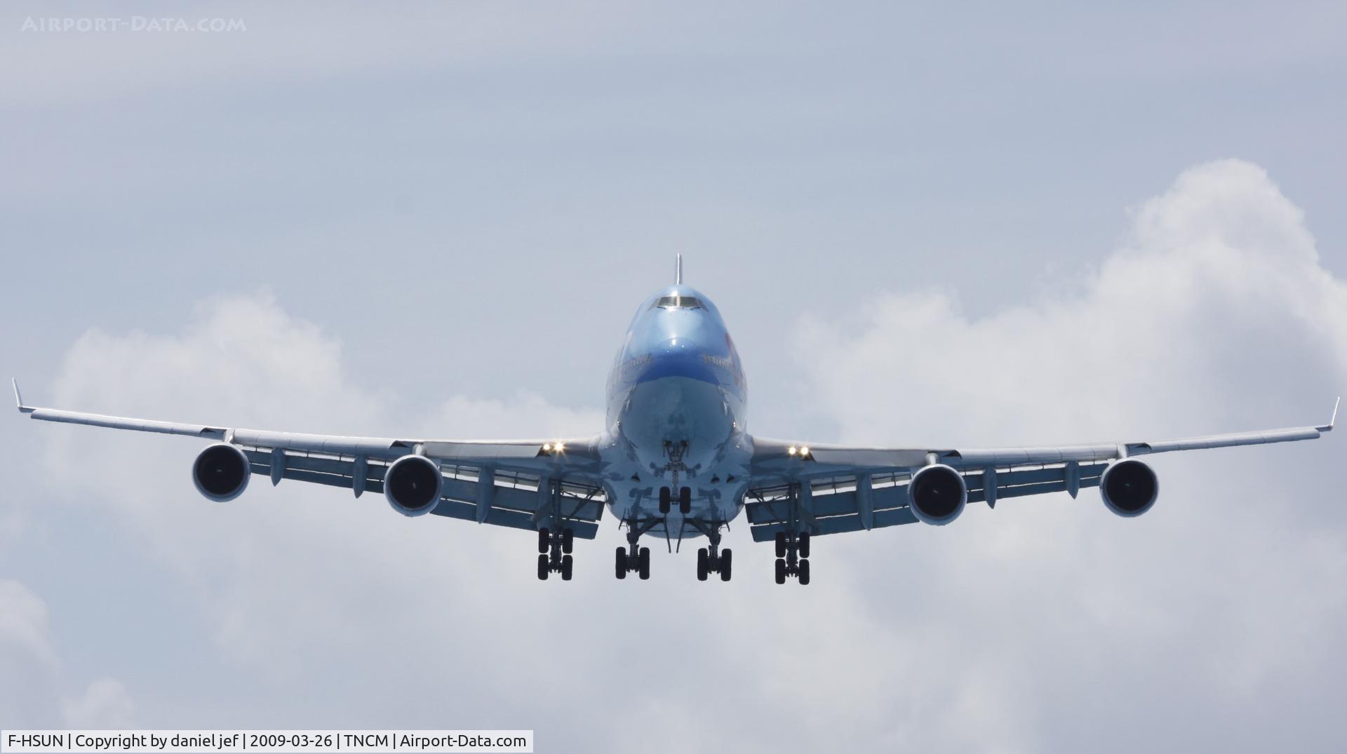 F-HSUN, 1993 Boeing 747-422 C/N 26880, landing at st maarten
