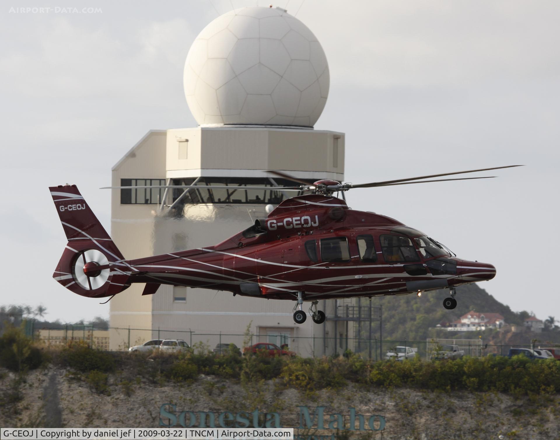 G-CEOJ, 2000 Eurocopter EC-155B C/N 6575, landing rn 10