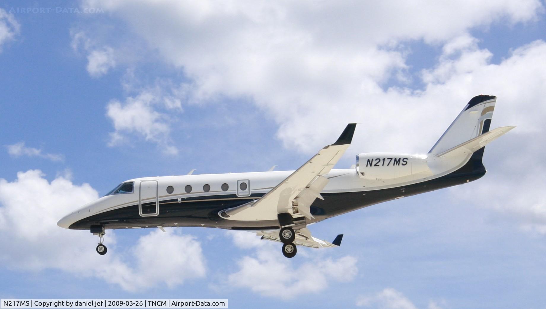 N217MS, 2007 Israel Aircraft Industries Gulfstream G150 C/N 217, landing runway 10