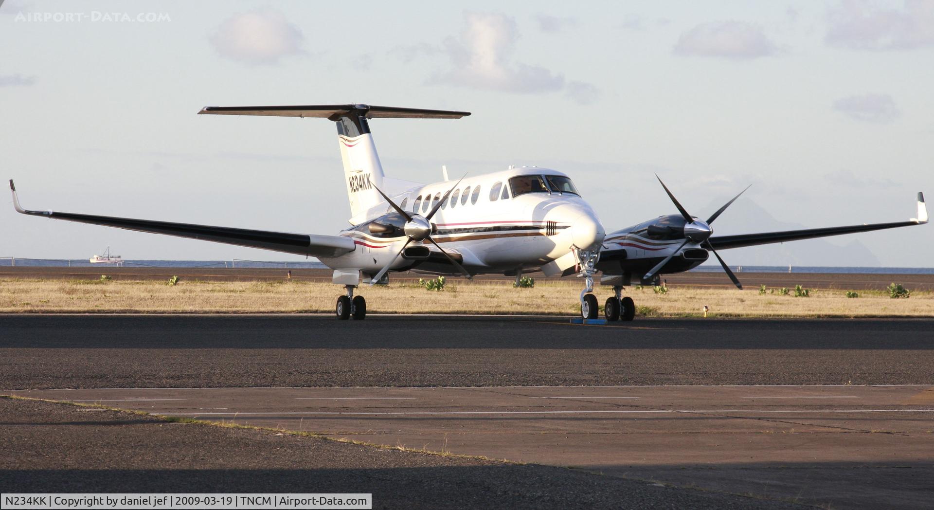 N234KK, 1990 Beech B300 King Air C/N FL-29, park at the private ramp
