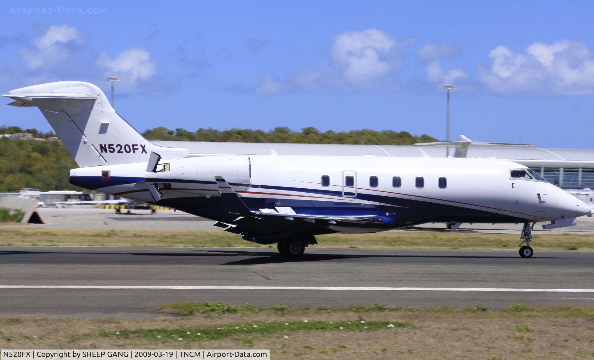 N520FX, 2005 Bombardier Challenger 300 (BD-100-1A10) C/N 20056, landing rn 10