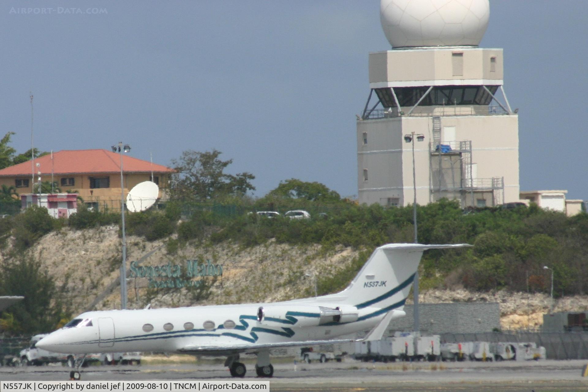 N557JK, 1982 Gulfstream Aerospace G-1159A Gulfstream III C/N 340, just arive and park at the charlie ramp
