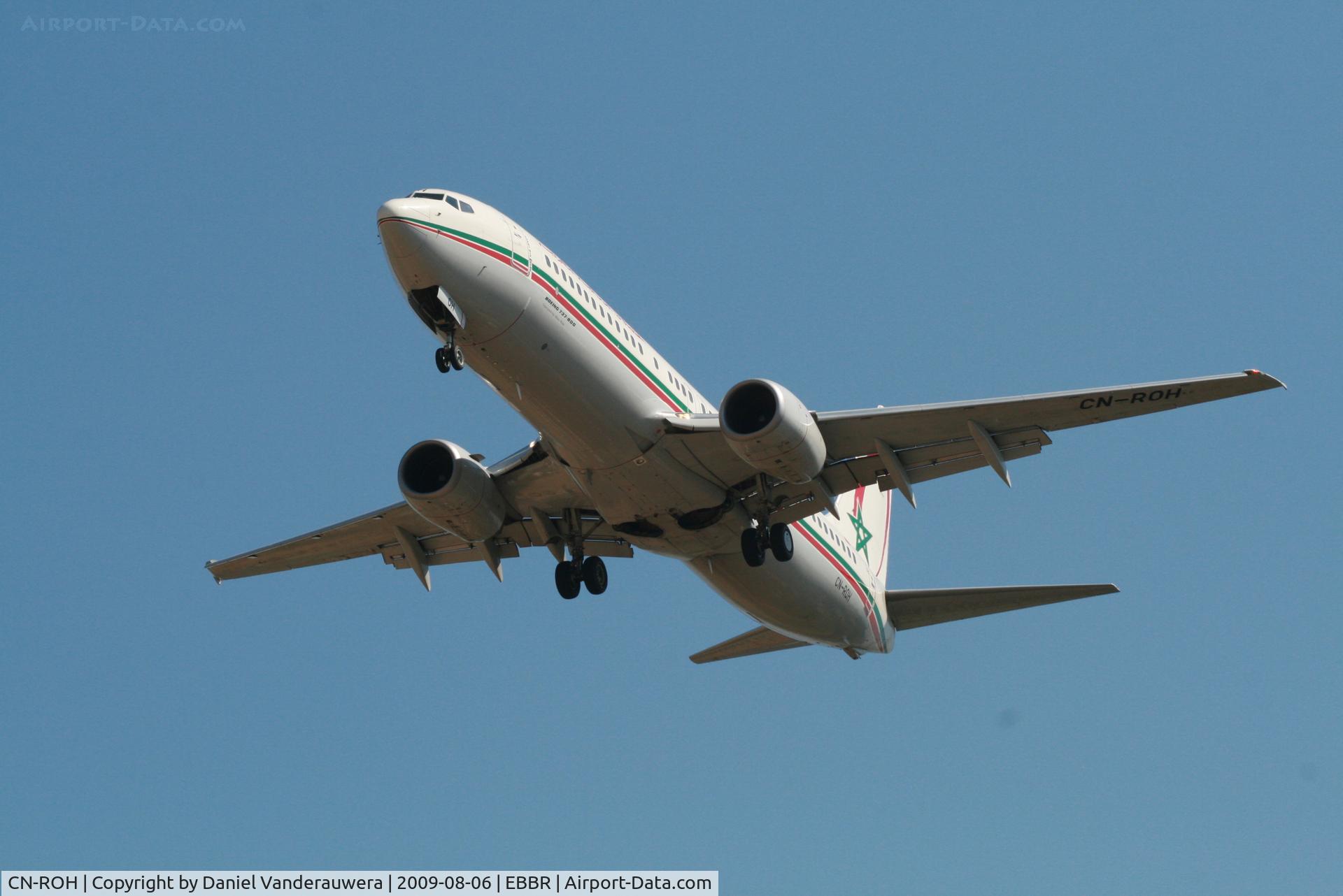 CN-ROH, 2006 Boeing 737-85P C/N 33978, flight AT836 is descending to rwy 25R