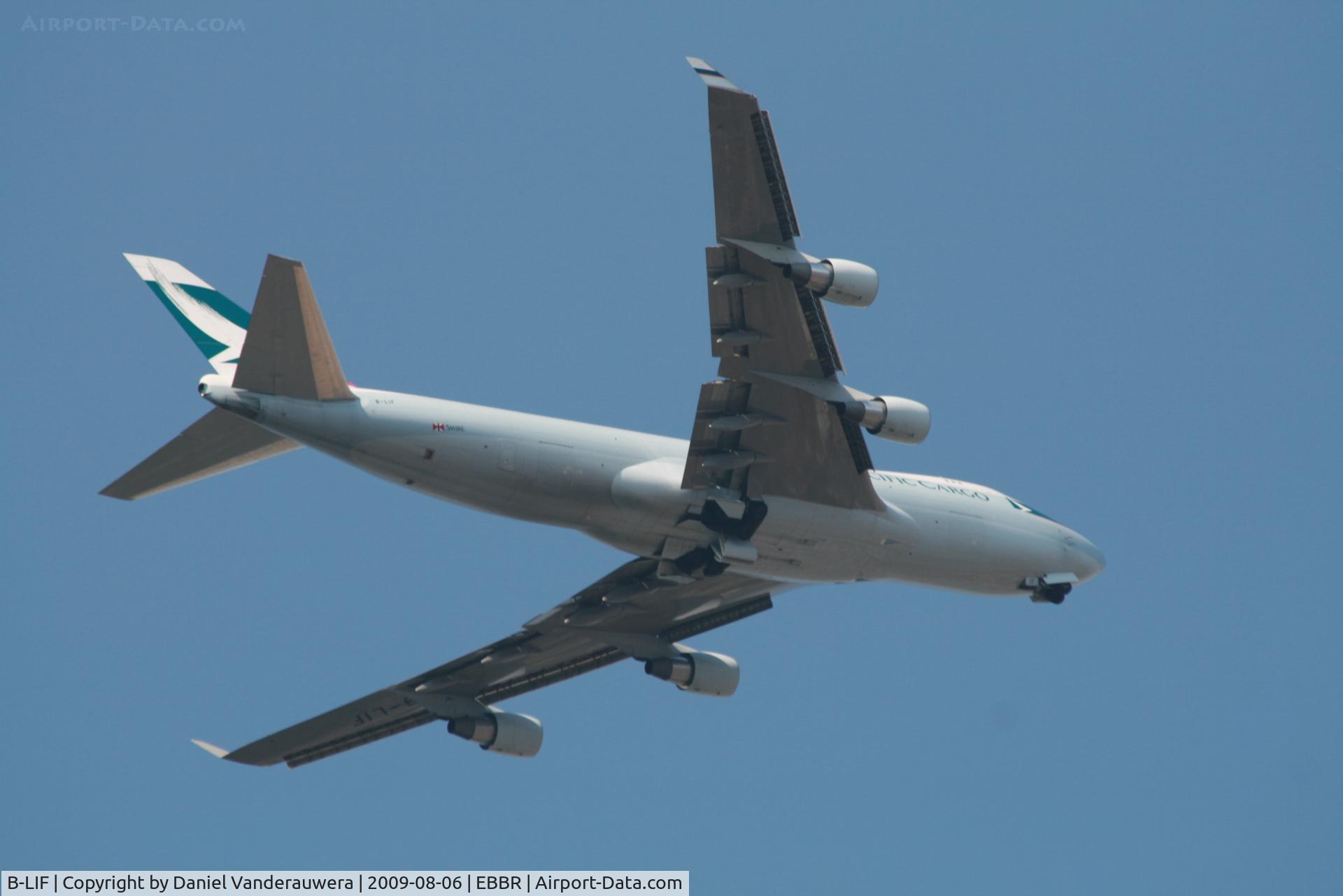 B-LIF, 2009 Boeing 747-467ERF C/N 36871, Approach to rwy 07L