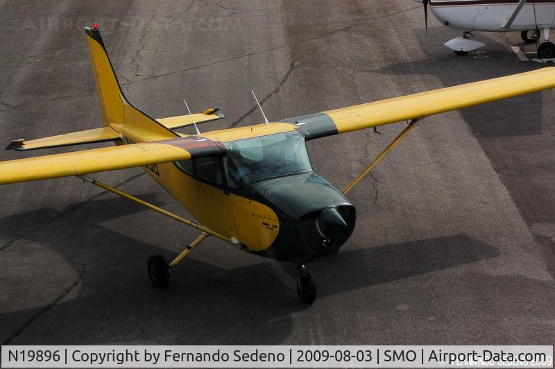 N19896, 1972 Cessna 172M C/N 17260843, At SMO.