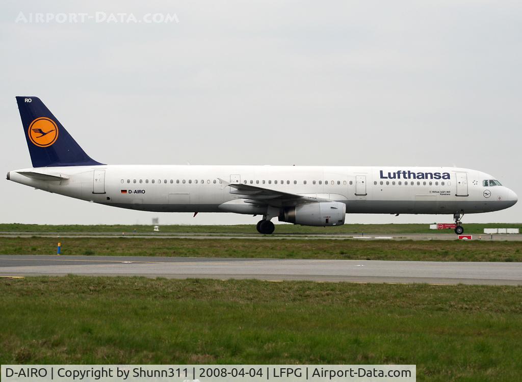D-AIRO, 1995 Airbus A321-131 C/N 0563, Taxiing to his gate...