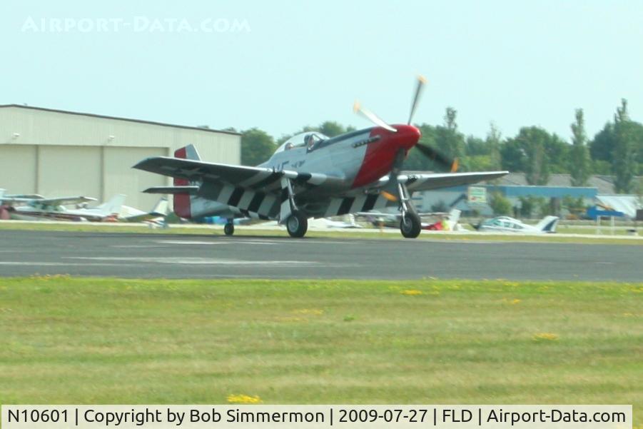 N10601, 1944 North American P-51D Mustang C/N 122-40383, Taking rides at Fond du Lac during Airventure 2009 (Oshkosh)