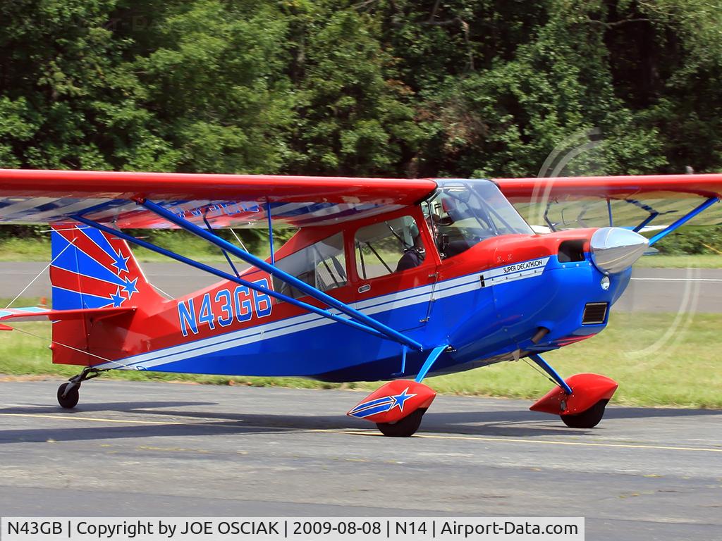 N43GB, 1996 American Champion 8KCAB Super Decathlon C/N 769-96, Arriving at the Flying W