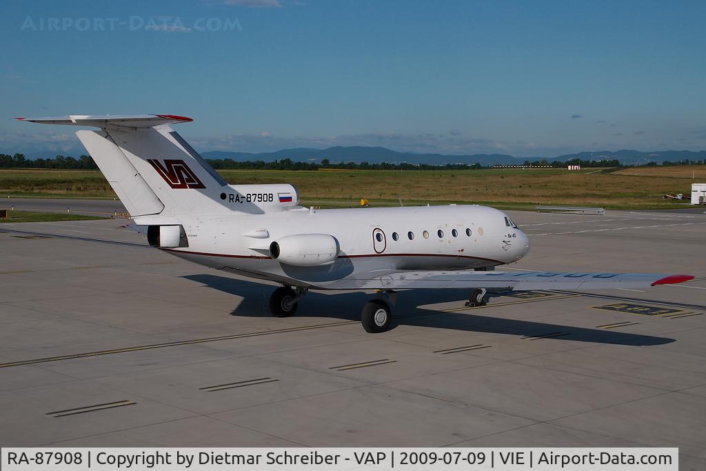 RA-87908, Yakovlev Yak-40 C/N 9721354, Aero Limuzin Yakovlev 40