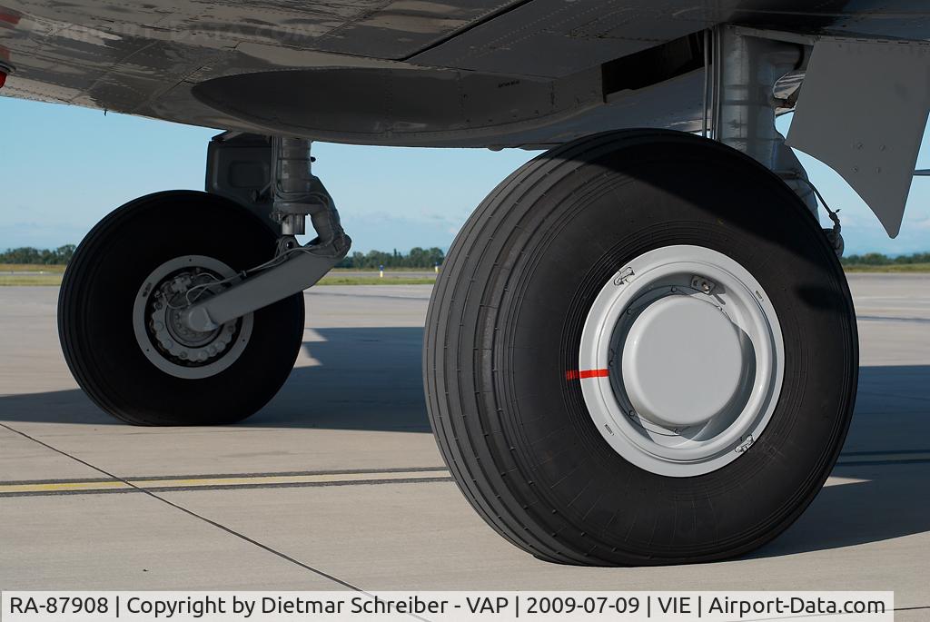 RA-87908, Yakovlev Yak-40 C/N 9721354, Aero Limuzin Yakovlev 40
