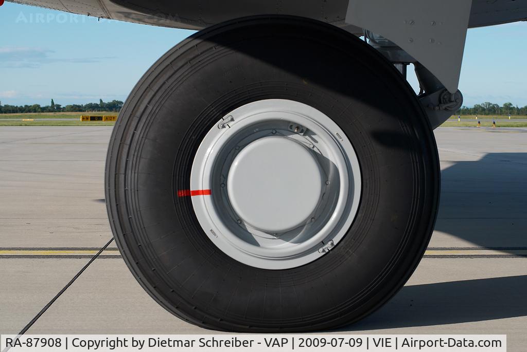 RA-87908, Yakovlev Yak-40 C/N 9721354, Aero Limuzin Yakovlev 40