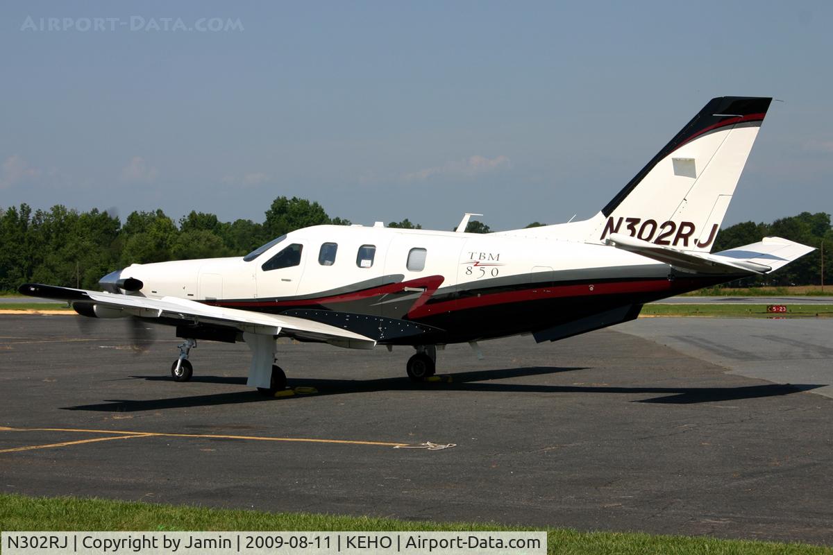 N302RJ, 2007 Socata TBM-700 C/N 425, Records show this as a TBM 700, although the paint scheme suggests otherwise.