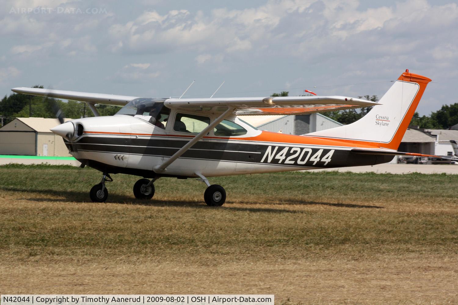 N42044, 1968 Cessna 182L Skylane C/N 18258828, 1968 Cessna 182L, c/n: 18258828
