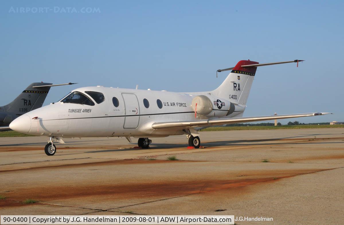 90-0400, 1990 Beechcraft T-1A Jayhawk C/N TT-3, early A.M. at NAF Washington