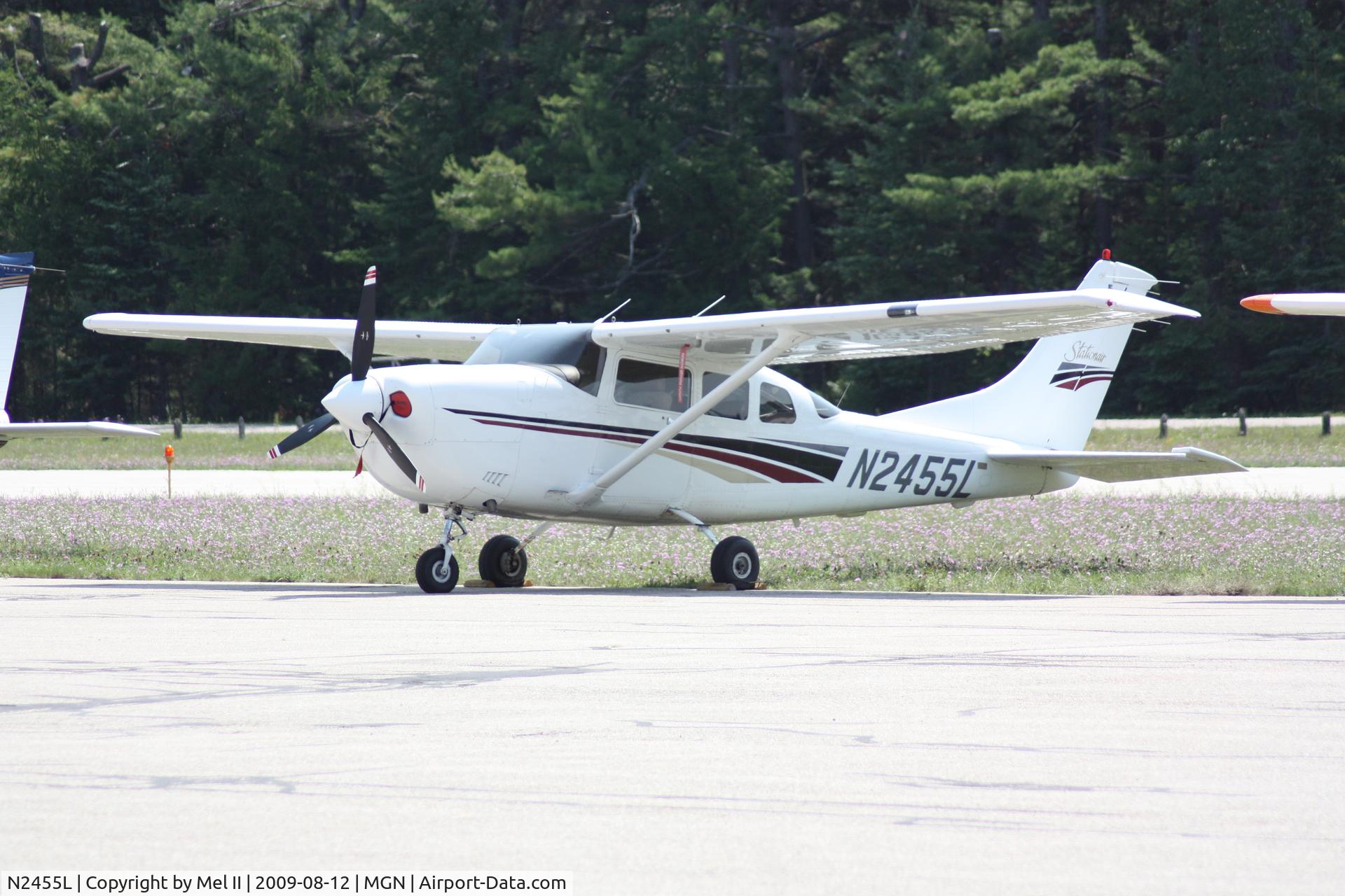 N2455L, 2000 Cessna 206H Stationair C/N 20608121, Parked