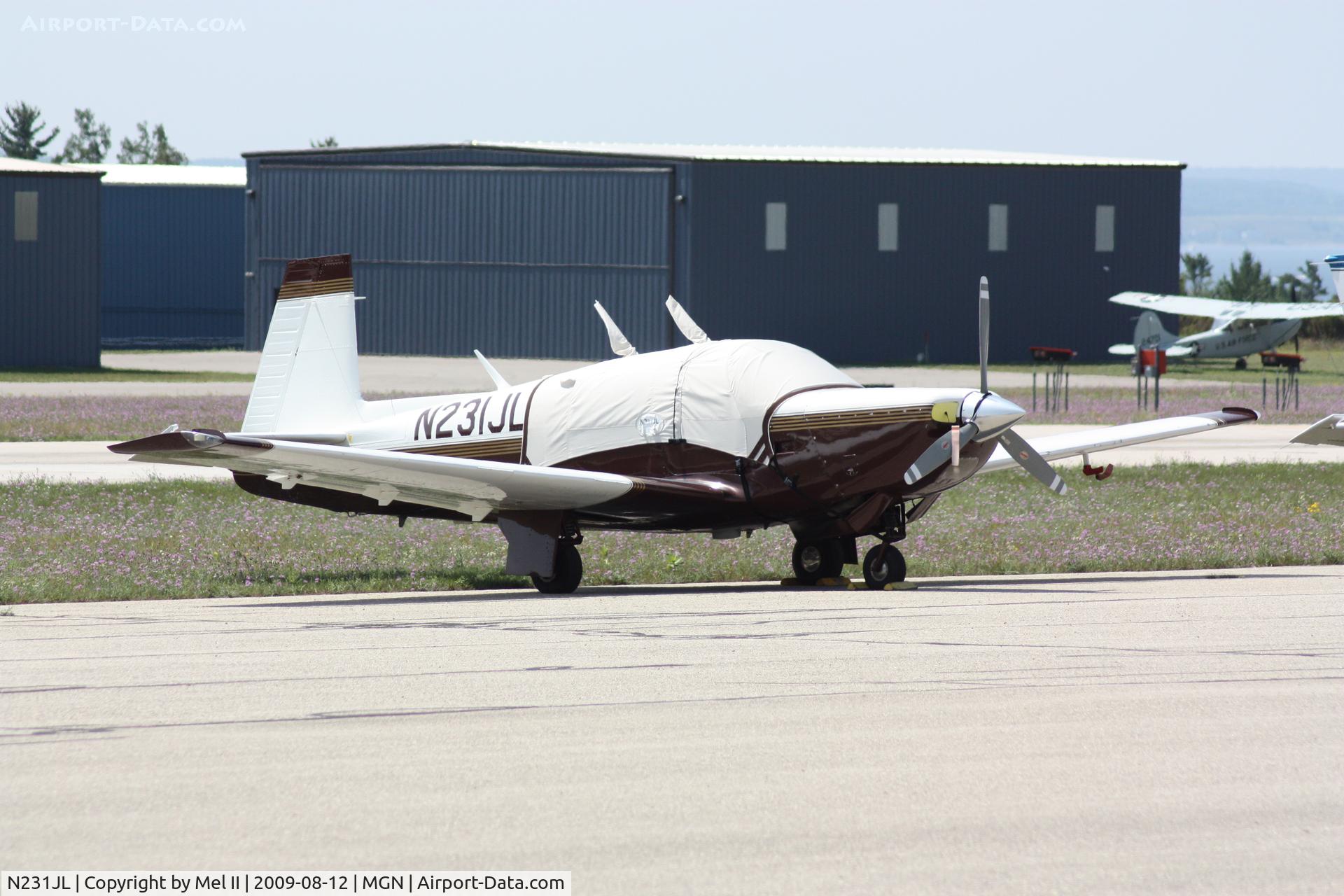 N231JL, 1979 Mooney M20K C/N 25-0097, Parked