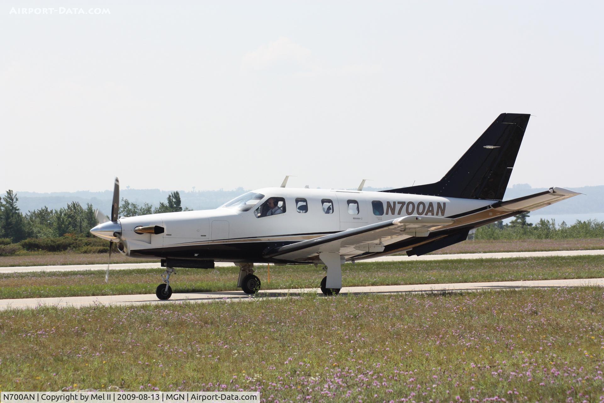 N700AN, 1998 Socata TBM-700 C/N 132, KYIP-KMGN - Taxi From Landing RWY 28