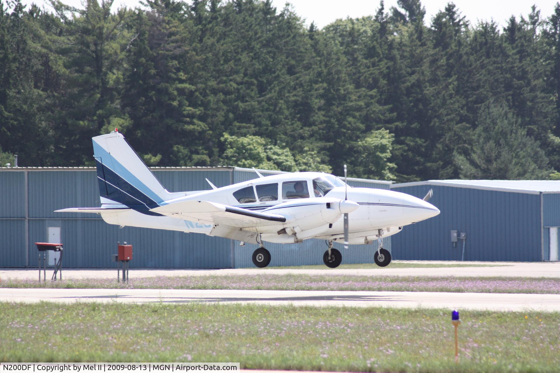 N200DF, 1968 Piper PA-23-250 C/N 27-4080, KSUS-KMGN - Landing RWY 28
