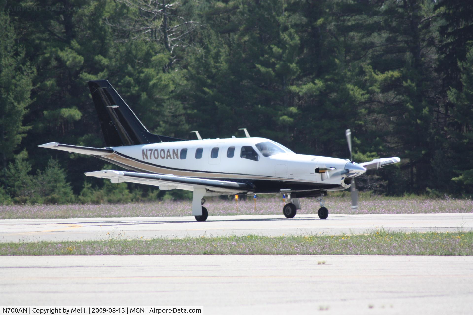 N700AN, 1998 Socata TBM-700 C/N 132, KMGN-KYIP - Departing RWY 28