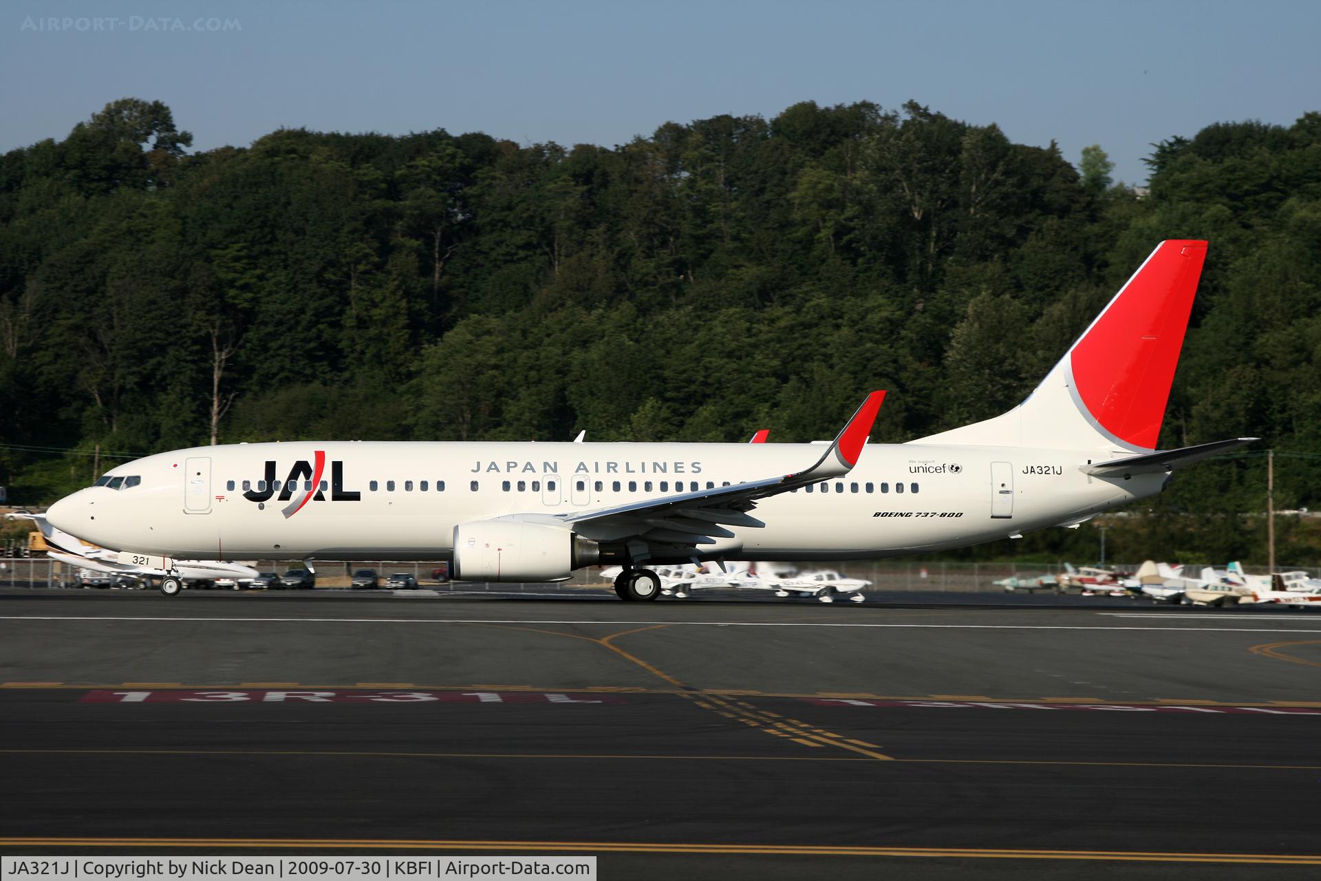 JA321J, 2008 Boeing 737-846 C/N 35339, KBFI