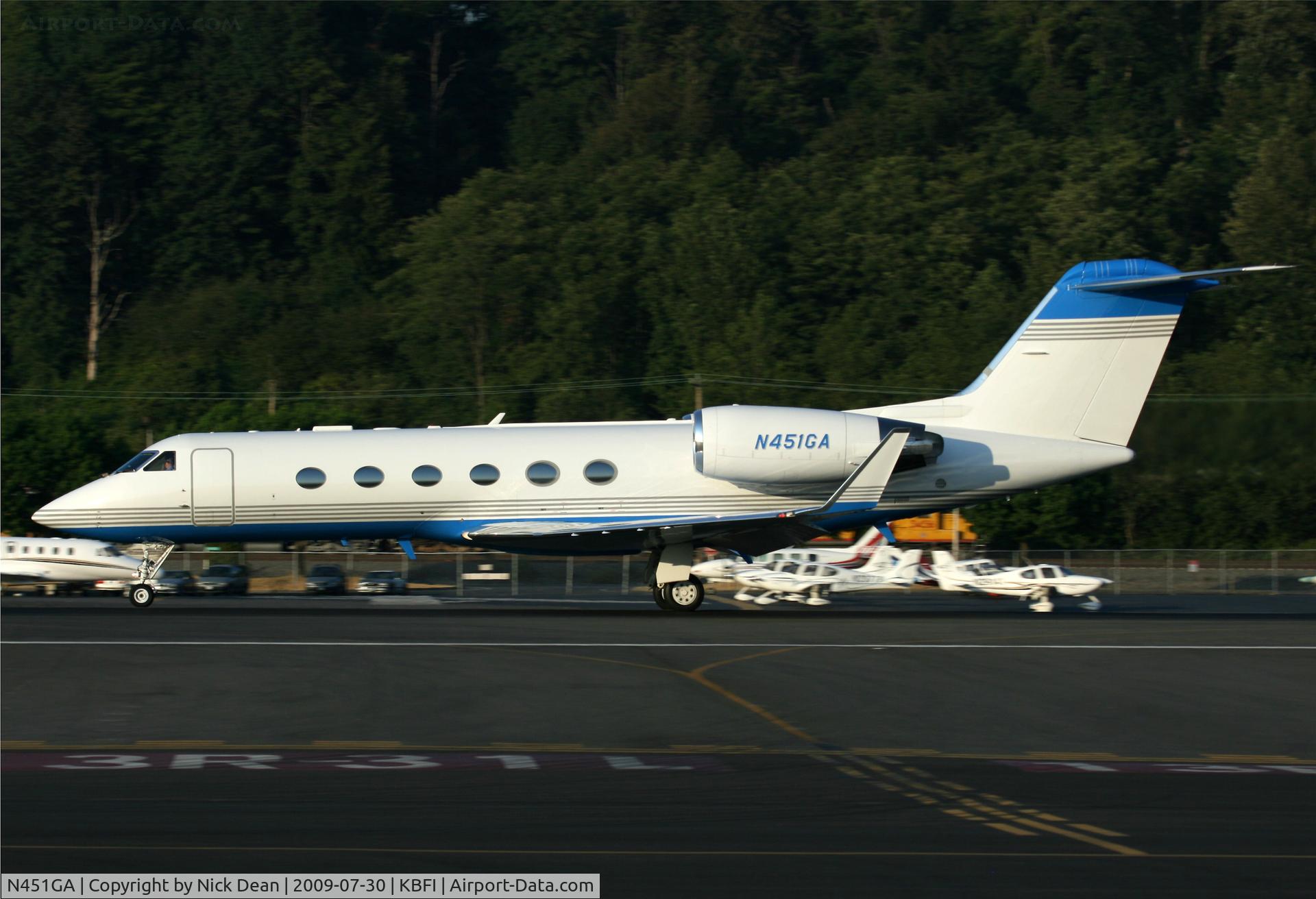 N451GA, 1993 Gulfstream Aerospace G-IV C/N 1221, KBFI