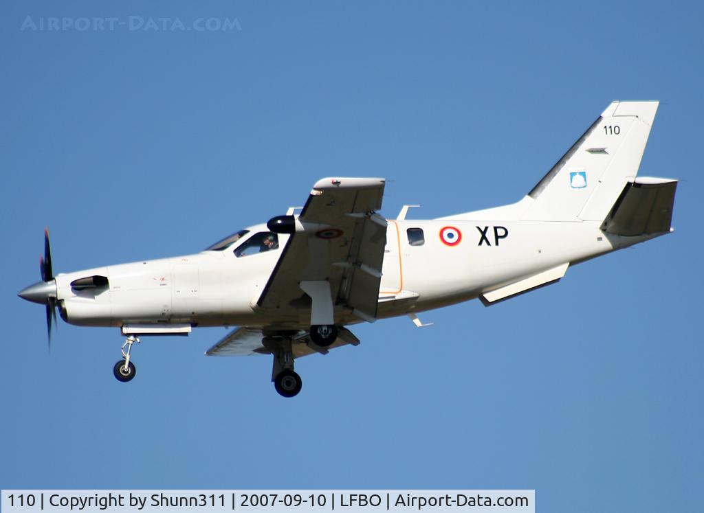 110, Socata TBM-700A C/N 110, Landing rwy 32L
