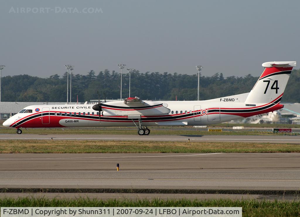F-ZBMD, 2001 De Havilland Canada DHC-8-402Q-MR Dash 8 C/N 4043, Ready for take off rwy 14L
