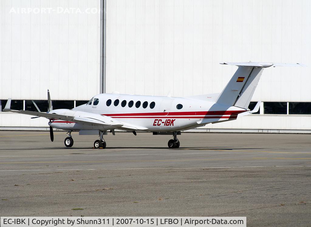 EC-IBK, 2001 Beech Super King Air 350 C/N FL-328, Parked at the General Aviation area...