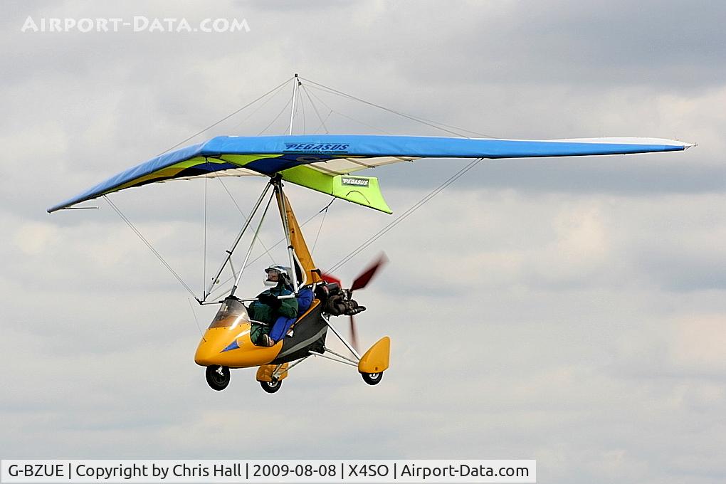 G-BZUE, 2001 Pegasus Quantum 15 C/N 7800, Ince Blundell Micro light flyin