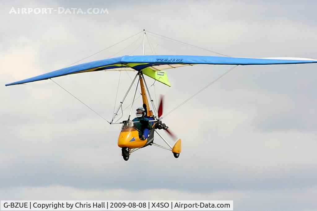 G-BZUE, 2001 Pegasus Quantum 15 C/N 7800, Ince Blundell Micro light flyin