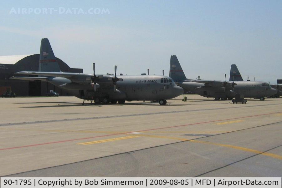 90-1795, 1990 Lockheed C-130H Hercules C/N 382-5248, C-130 at the Mansfield, Ohio National Guard wing.