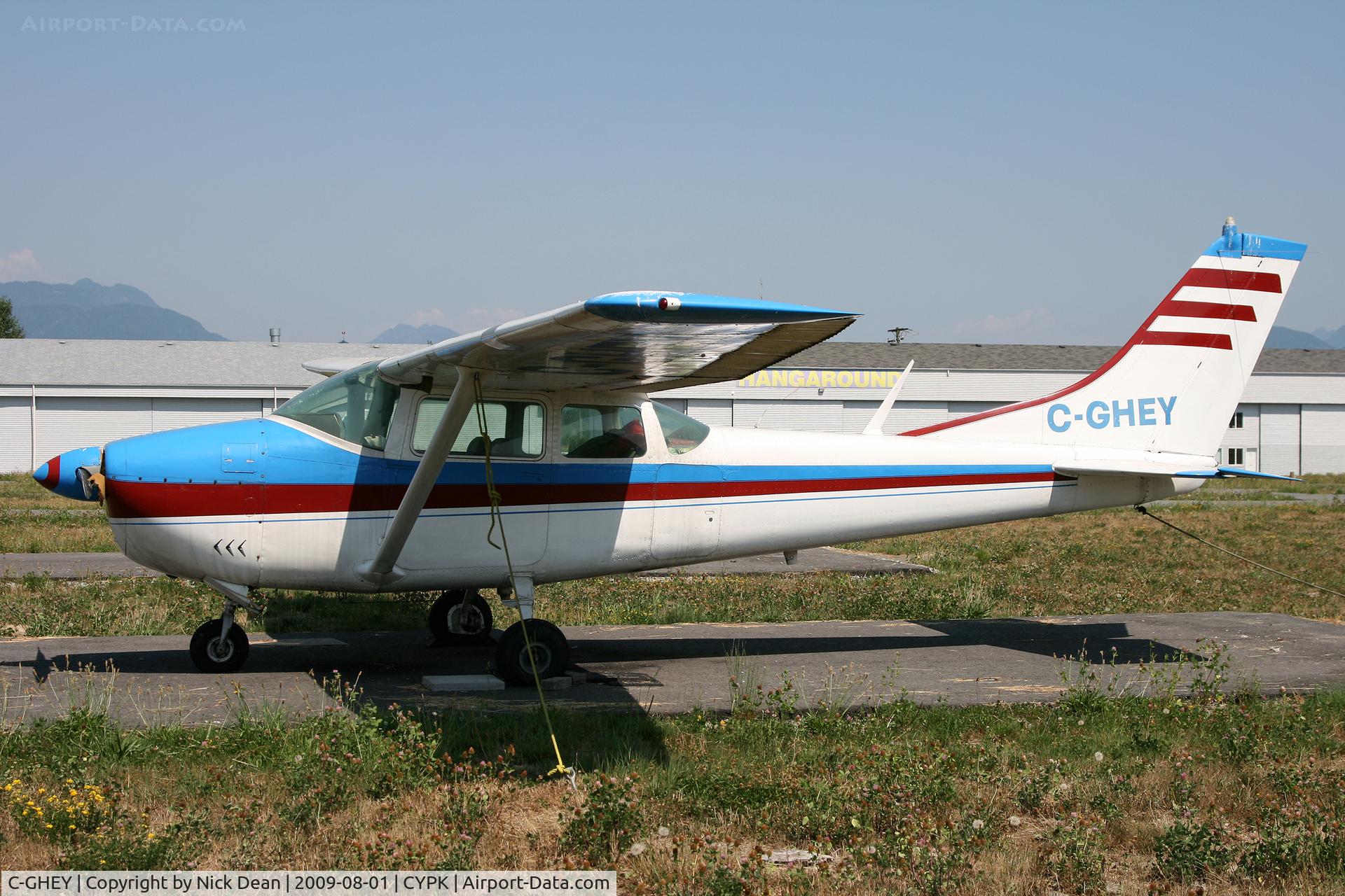 C-GHEY, 1962 Cessna 182E Skylane C/N 18254299, CYPK