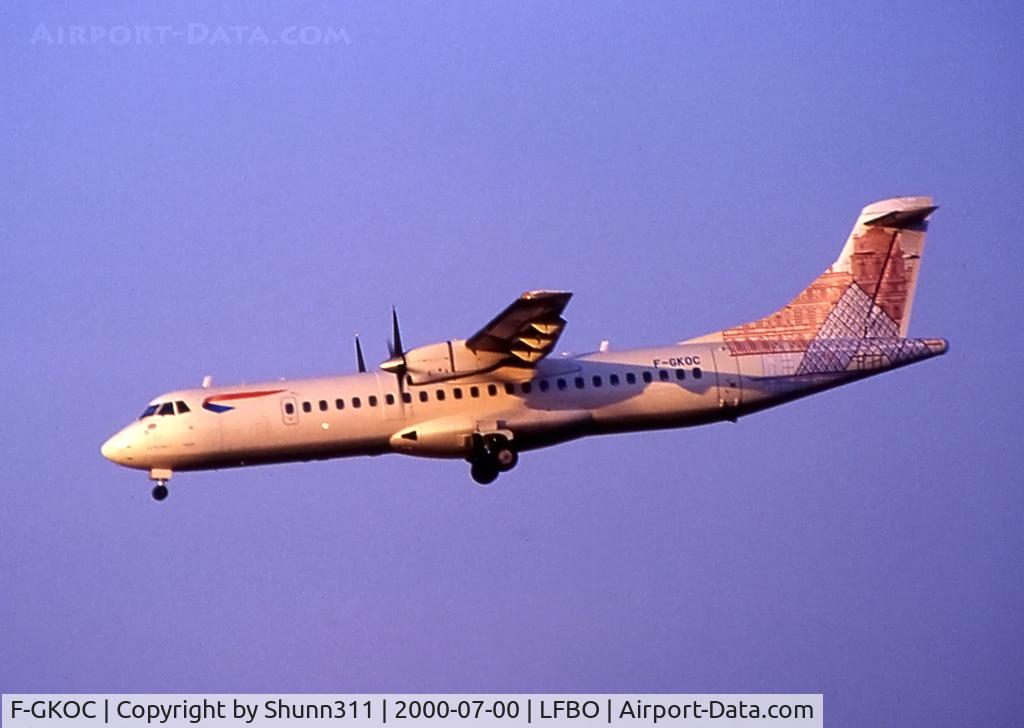 F-GKOC, 1992 ATR 72-202 C/N 307, Landing rwy 32R in full 