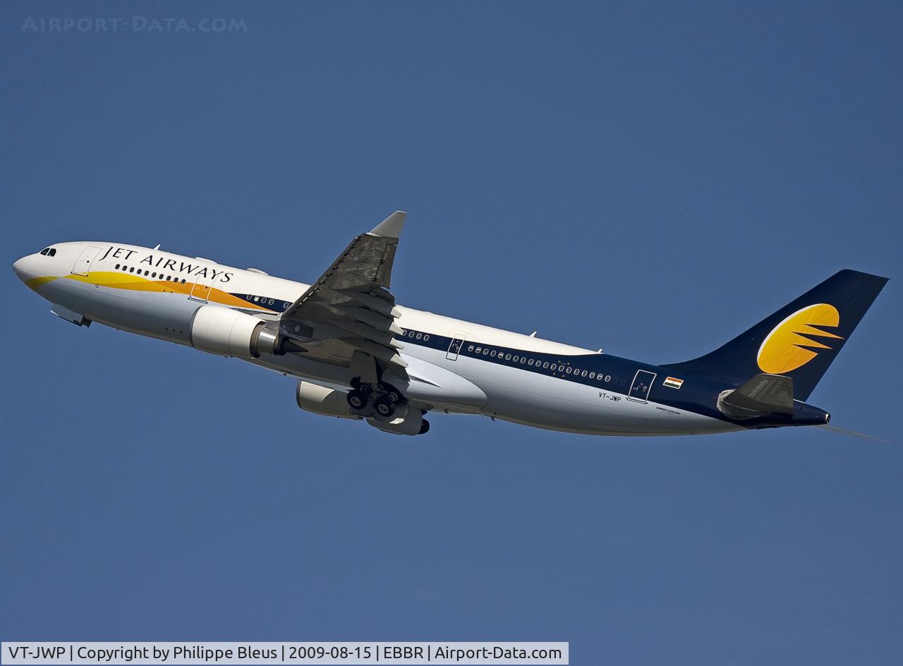 VT-JWP, 2008 Airbus A330-202 C/N 947, Rising from rwy 25R.