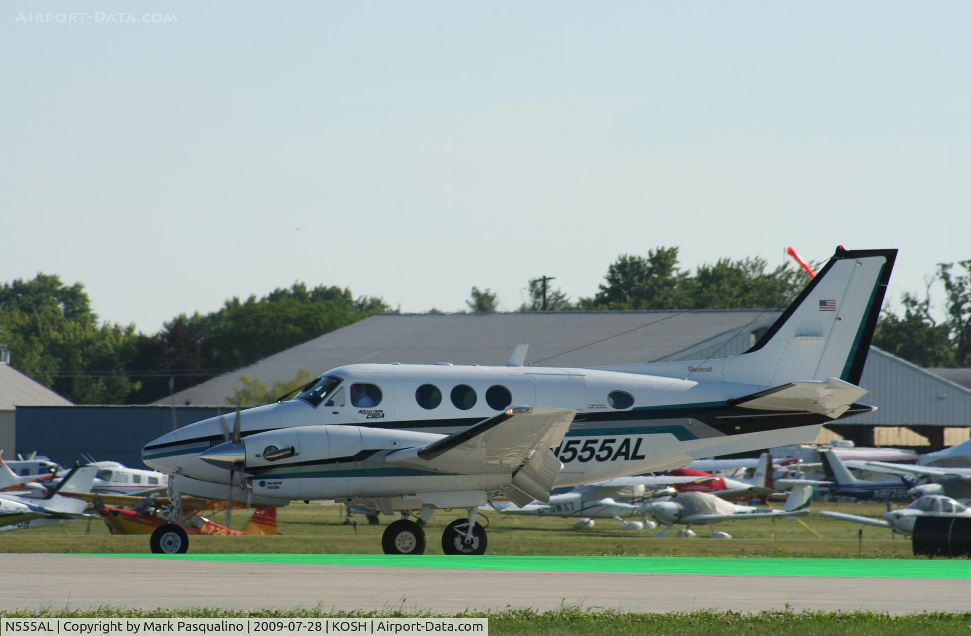 N555AL, 1990 Raytheon Aircraft Company C90A C/N LJ-1268, Beech C90A