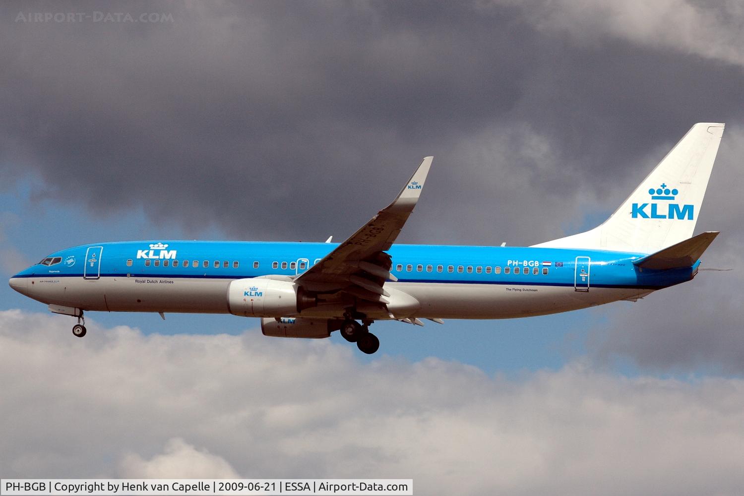 PH-BGB, 2008 Boeing 737-8K2 C/N 37594, On final approach to Arlanda.