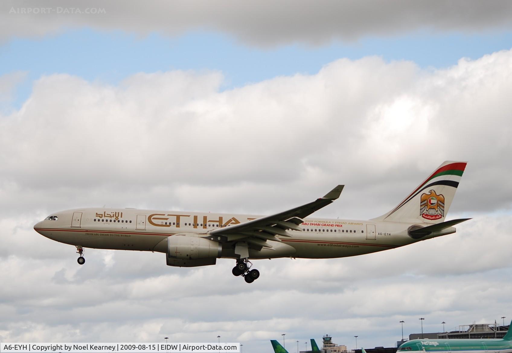 A6-EYH, 2006 Airbus A330-243 C/N 729, Landing Rwy 28