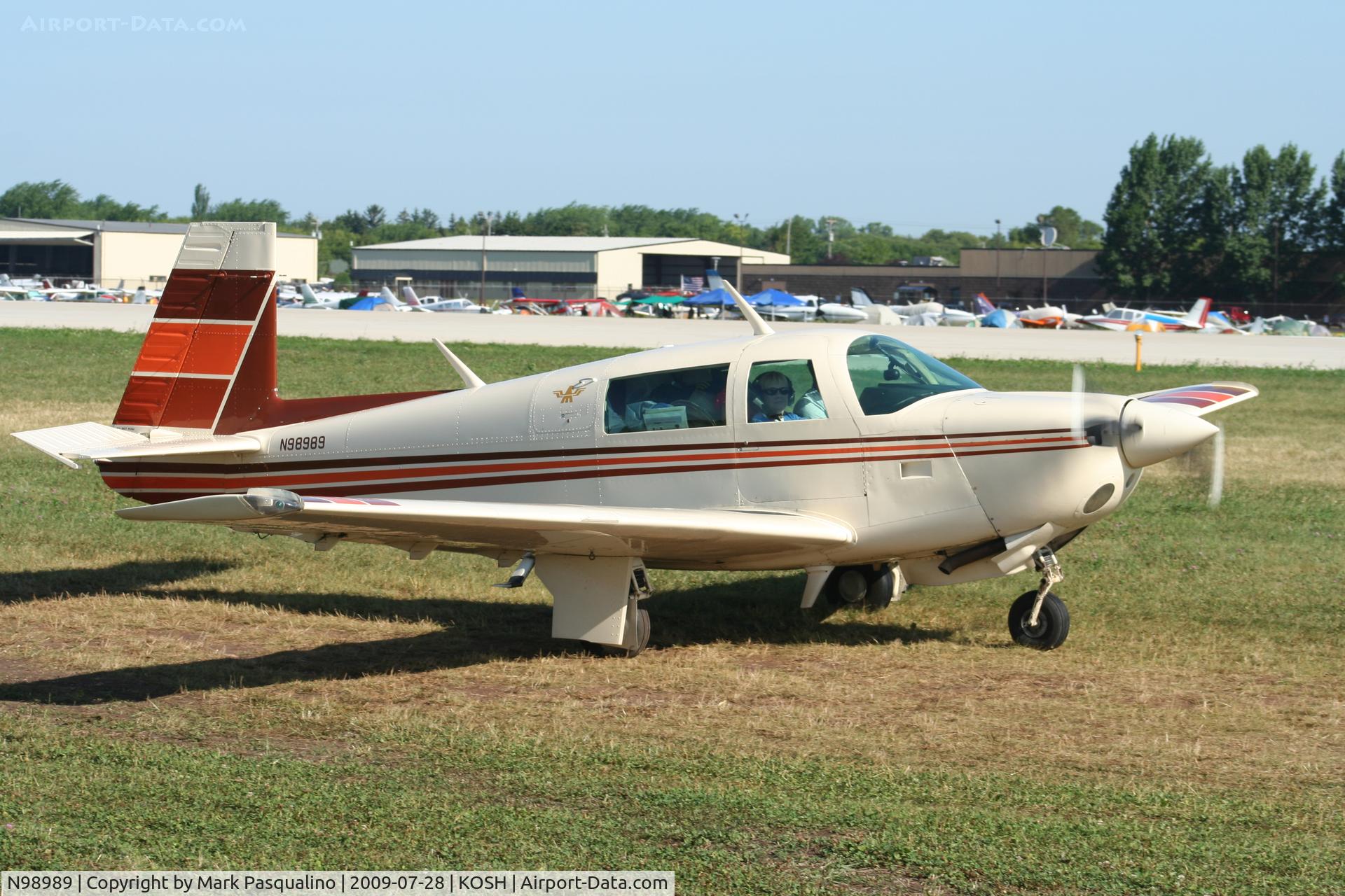 N98989, 1981 Mooney M20J 201 C/N 24-1088, Mooney M20J