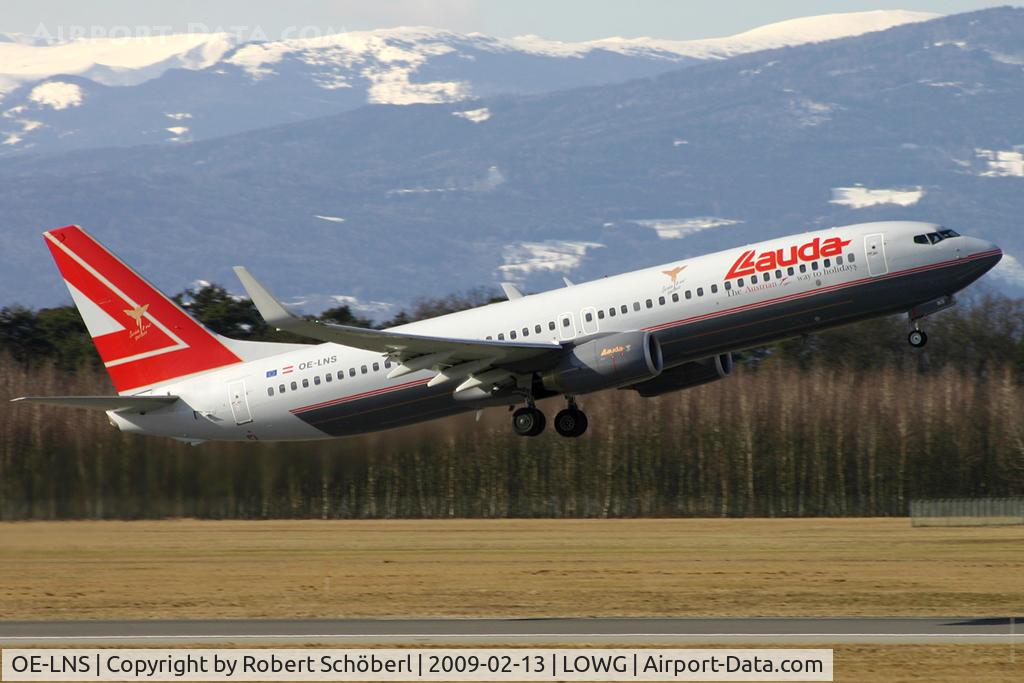 OE-LNS, 2005 Boeing 737-8Z9 C/N 34262, Take off