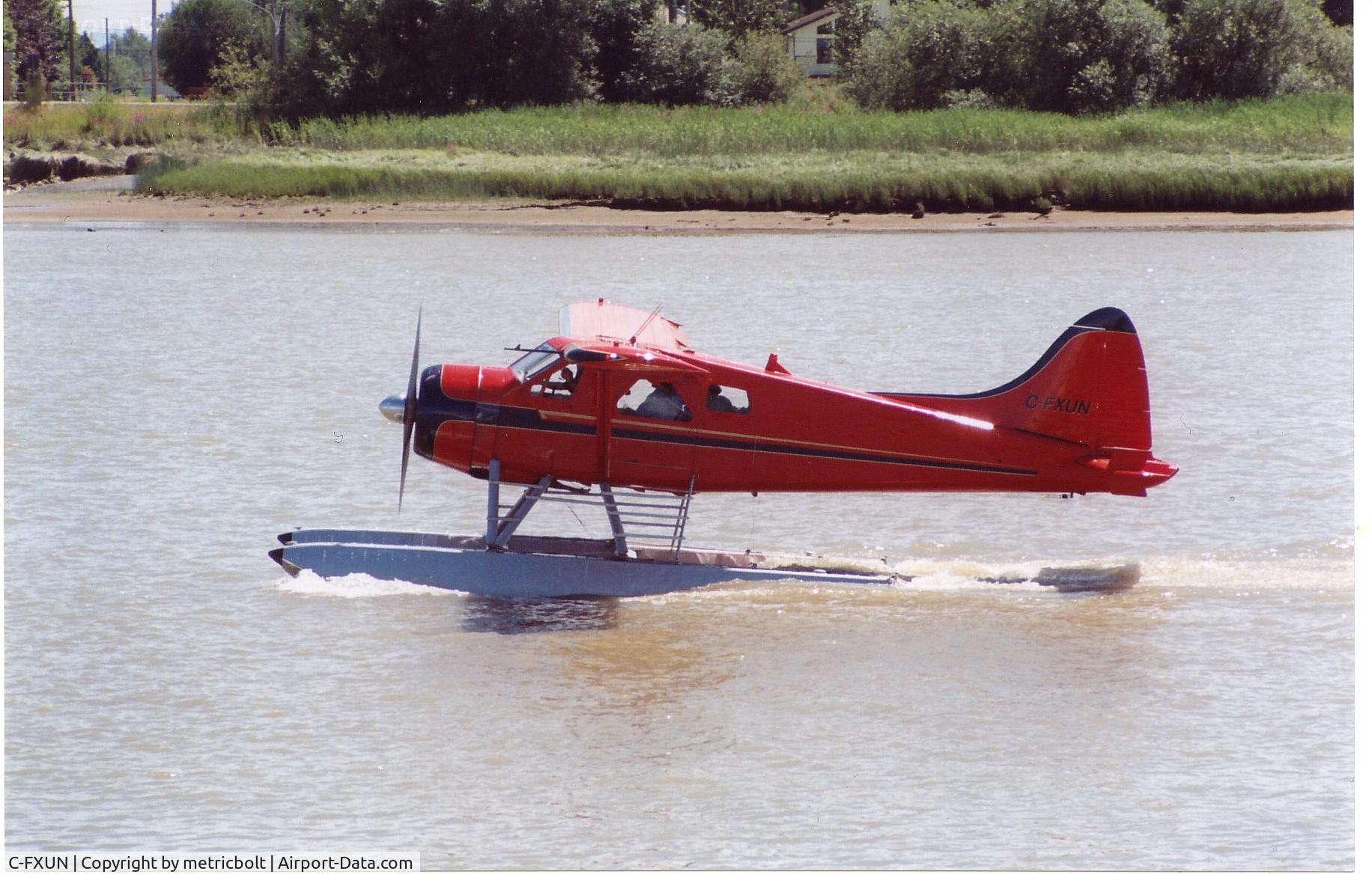 C-FXUN, 1958 De Havilland Canada DHC-2 MK. I C/N 1299, YVR,late 1990s