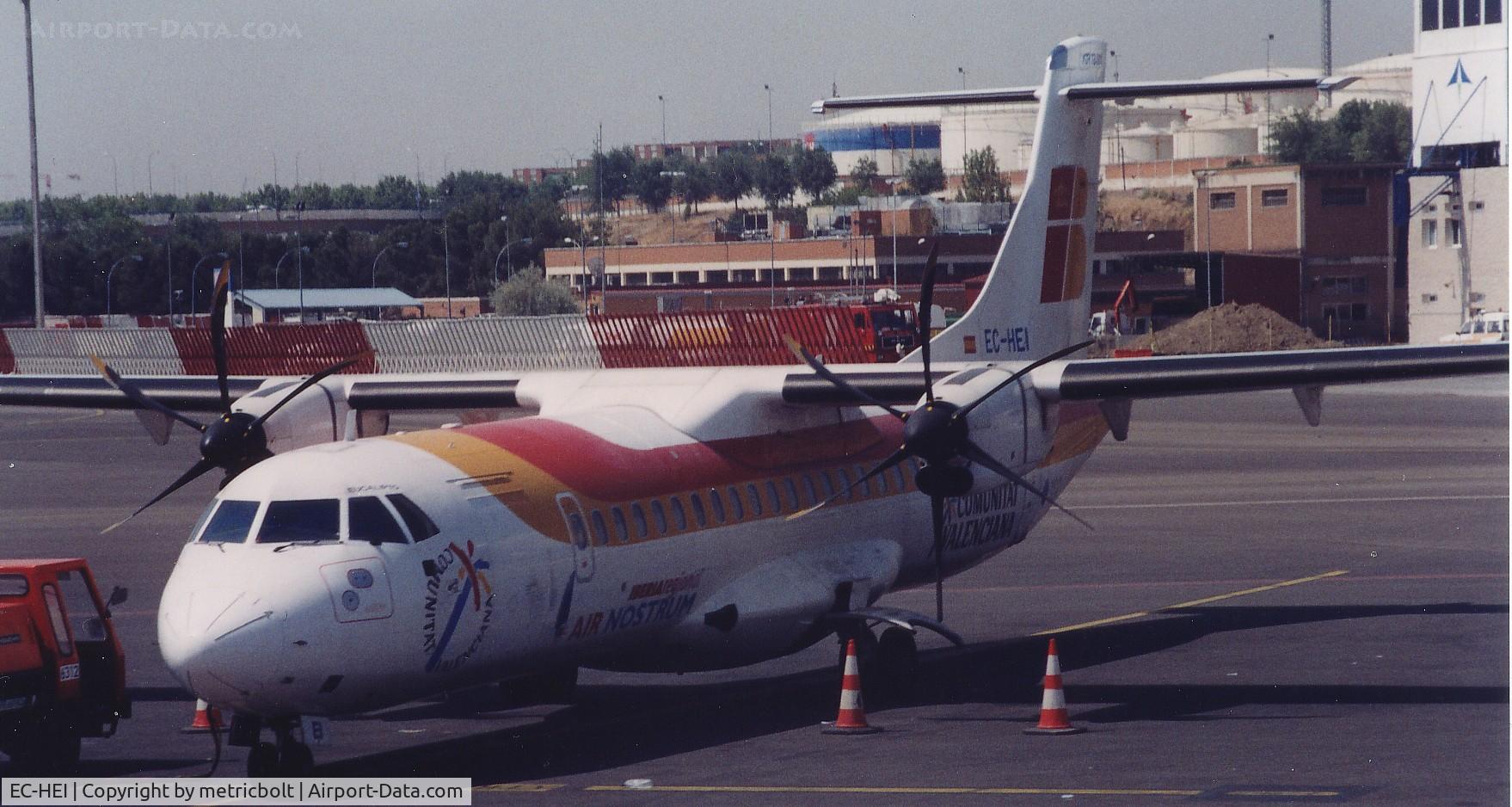 EC-HEI, 1998 ATR 72-212A C/N 570, Madrid,2003